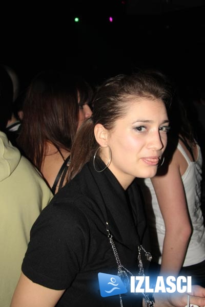 Femme Atack u Aquariusu