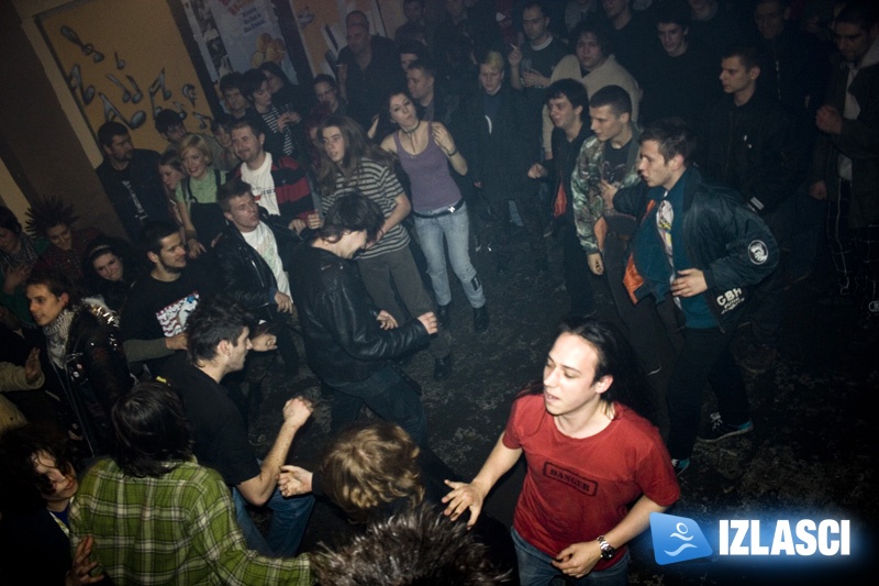 Punk spektakl UK Subsa u Unitedu